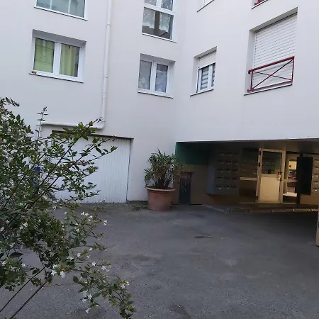 Lägenhet T2 Parking A Reserver Wi-fi 10' A Pied Du Port